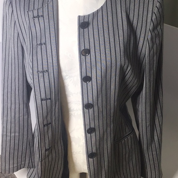 Escada Pin Stripe Wool/ Silk Business Blazer Jacket - Picture 8 of 9